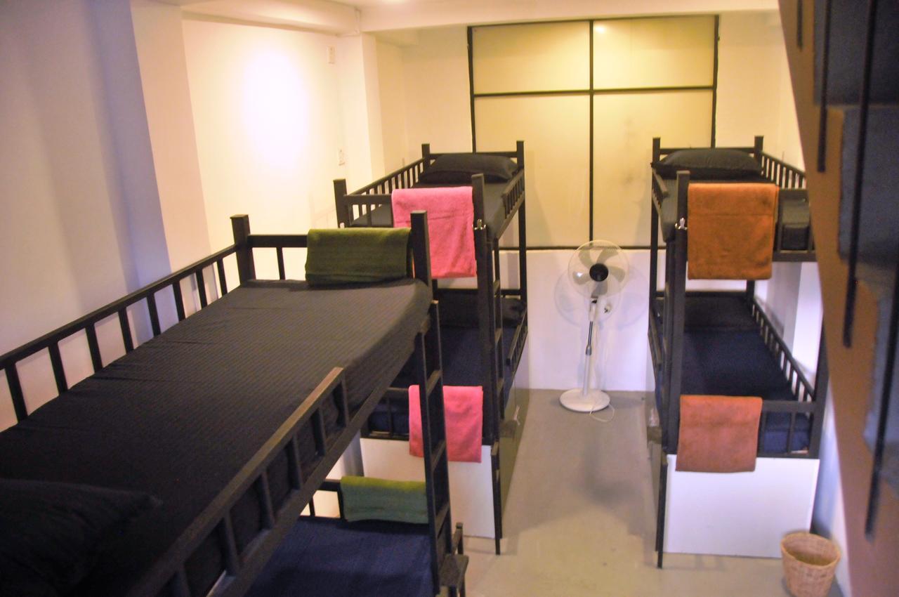 Mid Town Hostel קנדי מראה חיצוני תמונה