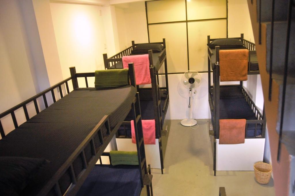 Mid Town Hostel קנדי מראה חיצוני תמונה
